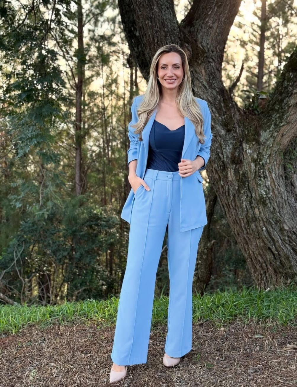 CALÇA RETA ALFAIATARIA COM FRISO