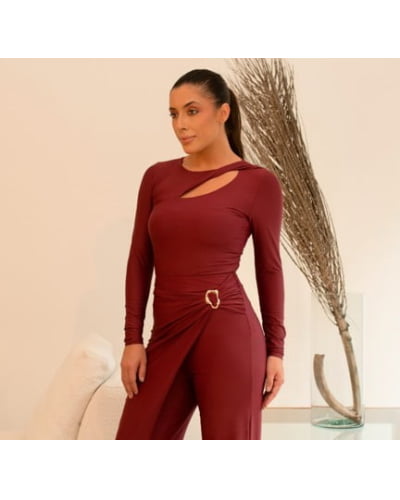 Blusa ajustada com detalhe torcido