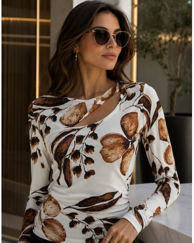 Blusa ajustada com detalhe torcido