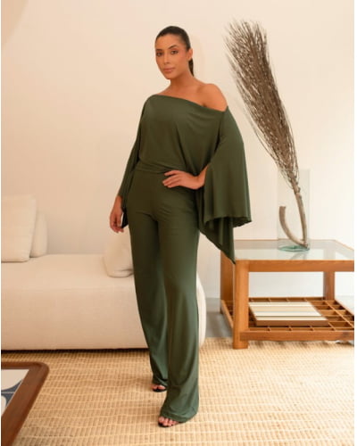 Calça Wide leg em fluity com bolsos