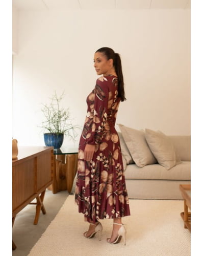 Vestido midi em fluity com joia decote