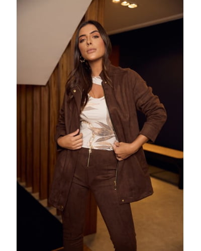 Calça em suede com zíper e recortes