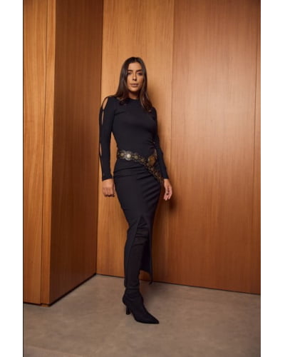 Vestido canelado com abertura no braço