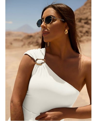 Blusa de um ombro só com bojo e jóia