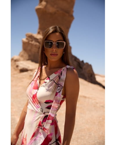 Vestido em fluity com babados e tiras em chiffon