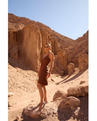 Vestido em fluity com transpassado de alça