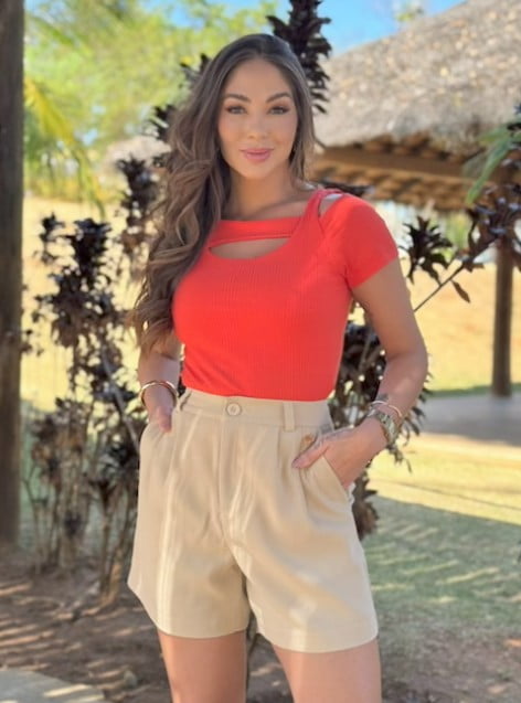 Blusa malha canelada cut out
